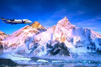 Everest scenic mountain flight